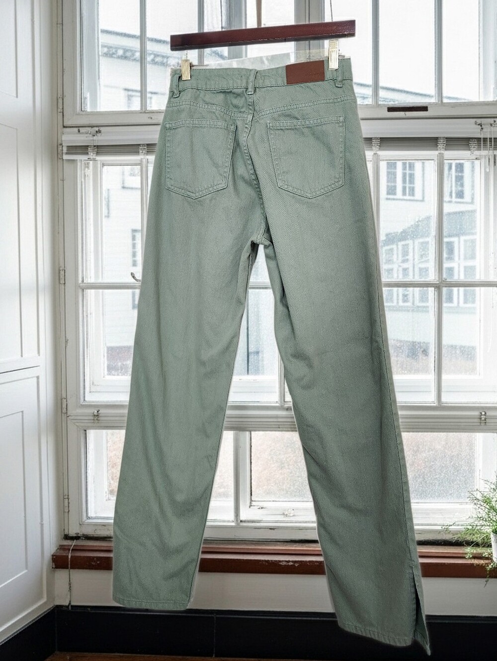 Nasty Gal Light Green Split Hem Jeans Size 6 / 31" Inseam